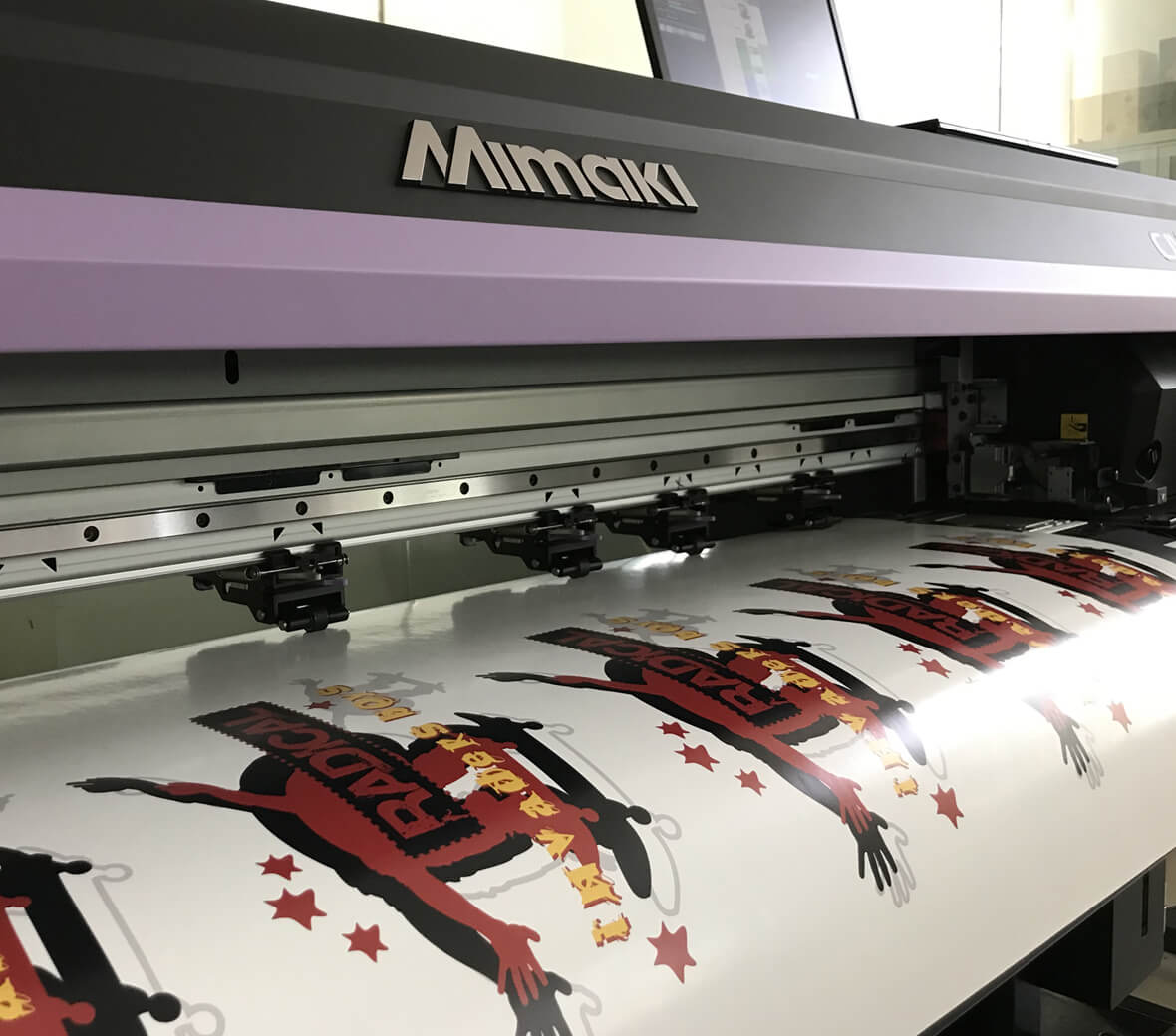 用靓贴(HTW-300S4)及Mimaki CJV150制作T-恤，变的更简单，更高效。